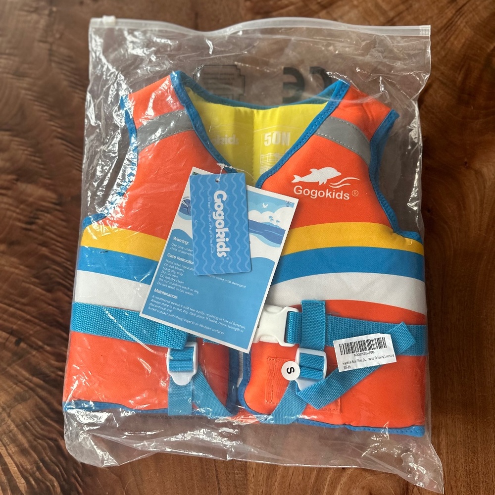 Gogokids. Swim Vest - Size S - NEW with TAGS